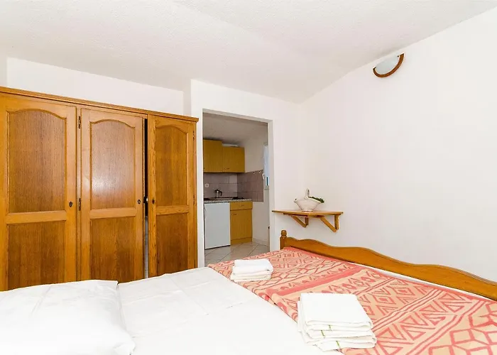 Rozalija Apartamento Ražanj